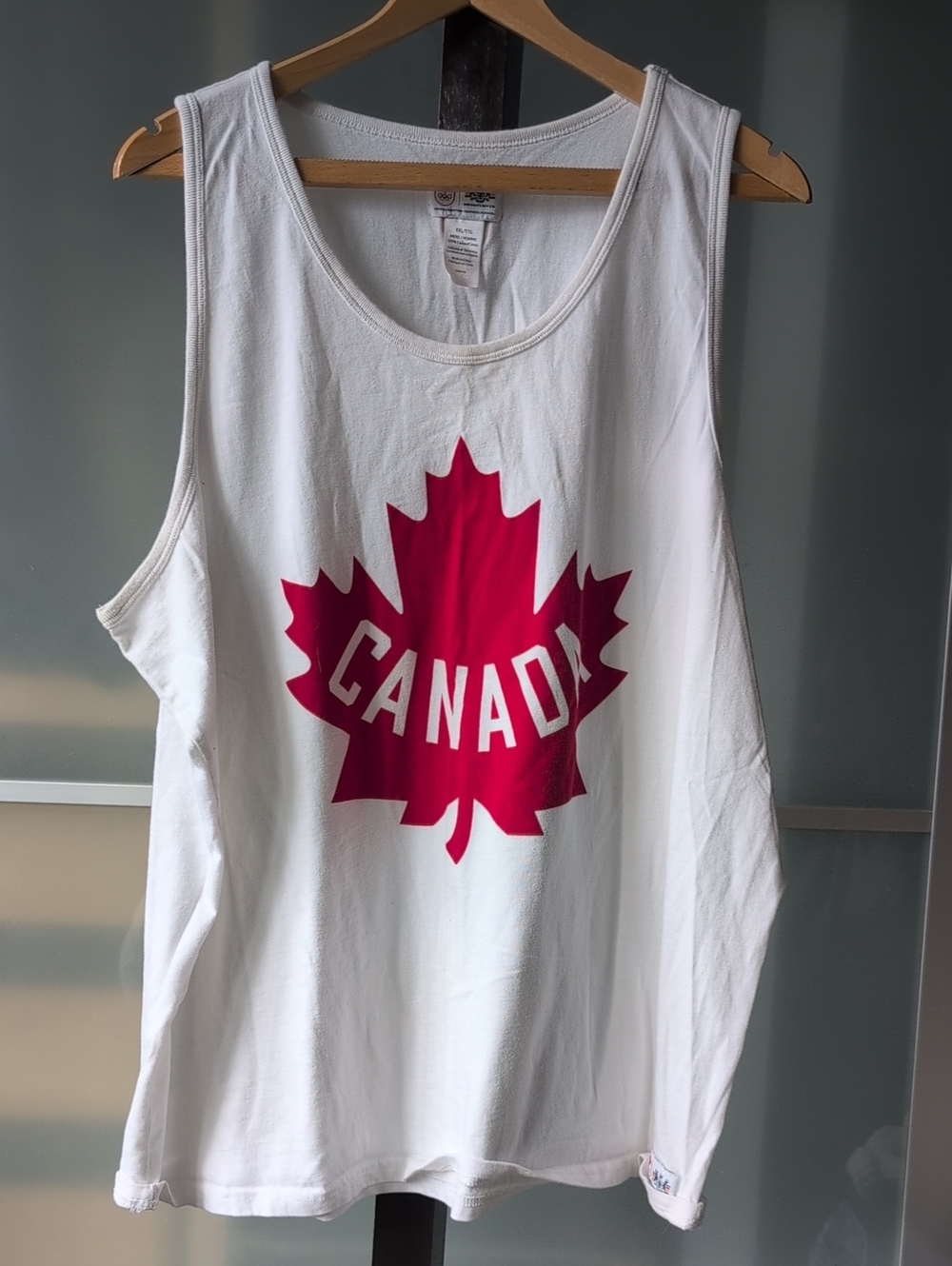 White Canada Maple Leaf Tank Top - Red Graphic XXL